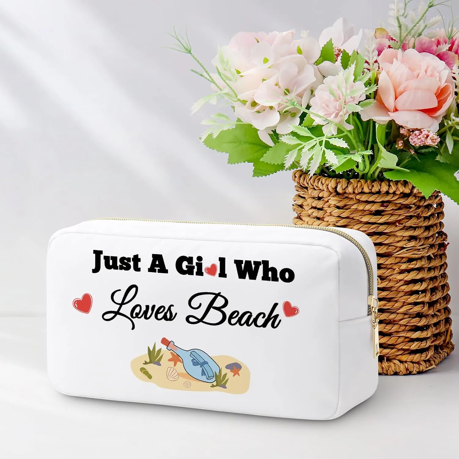 Beach Trip Makeup Bag Beach Lover Gifts for Women Vacation Themed Cosmetic Bag Bachelorette Getaway Gifts for Travel Lovers Friendship Present Graduation Christmas Birthday Present Travel Pouch