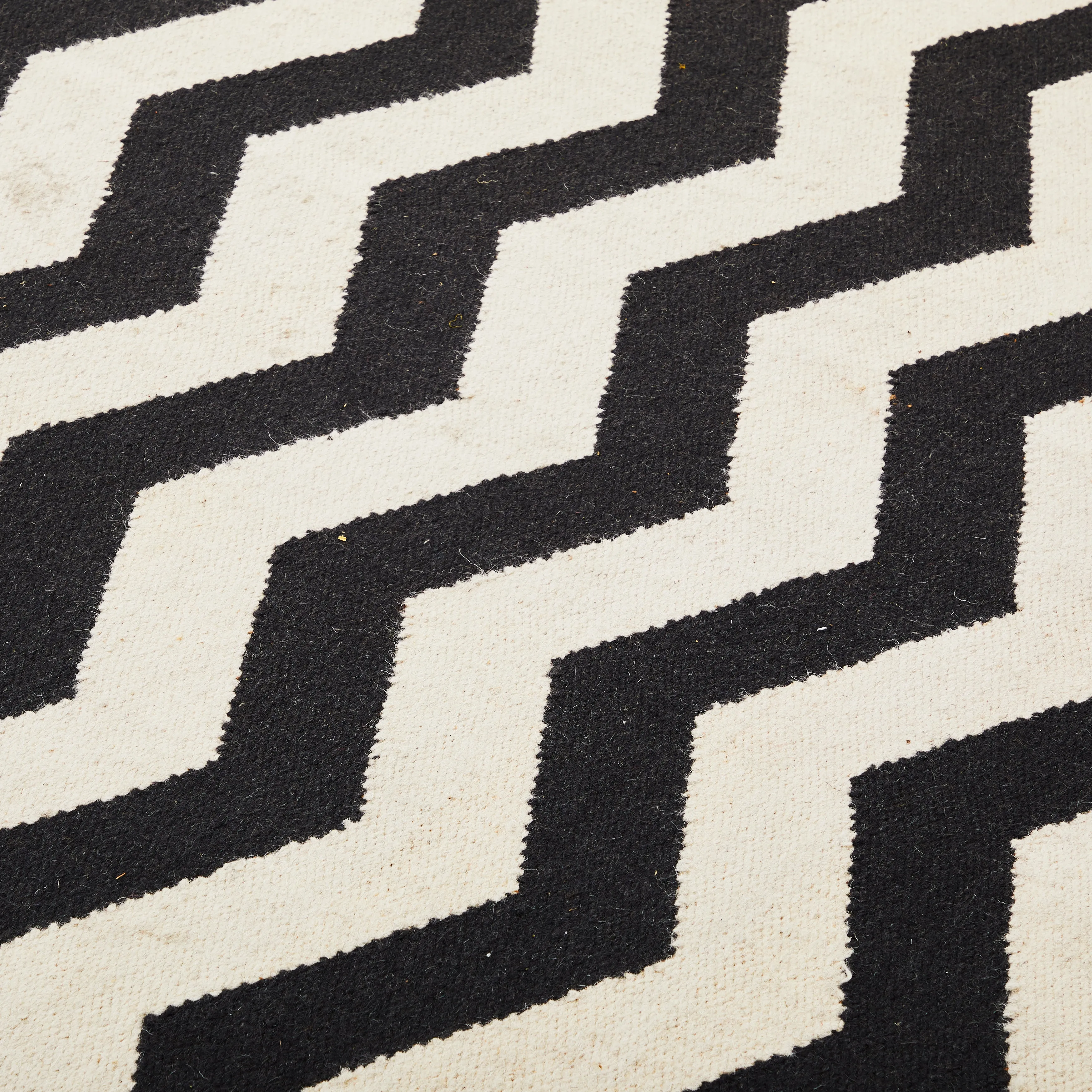 Large Black & White Zig-Zag Rug