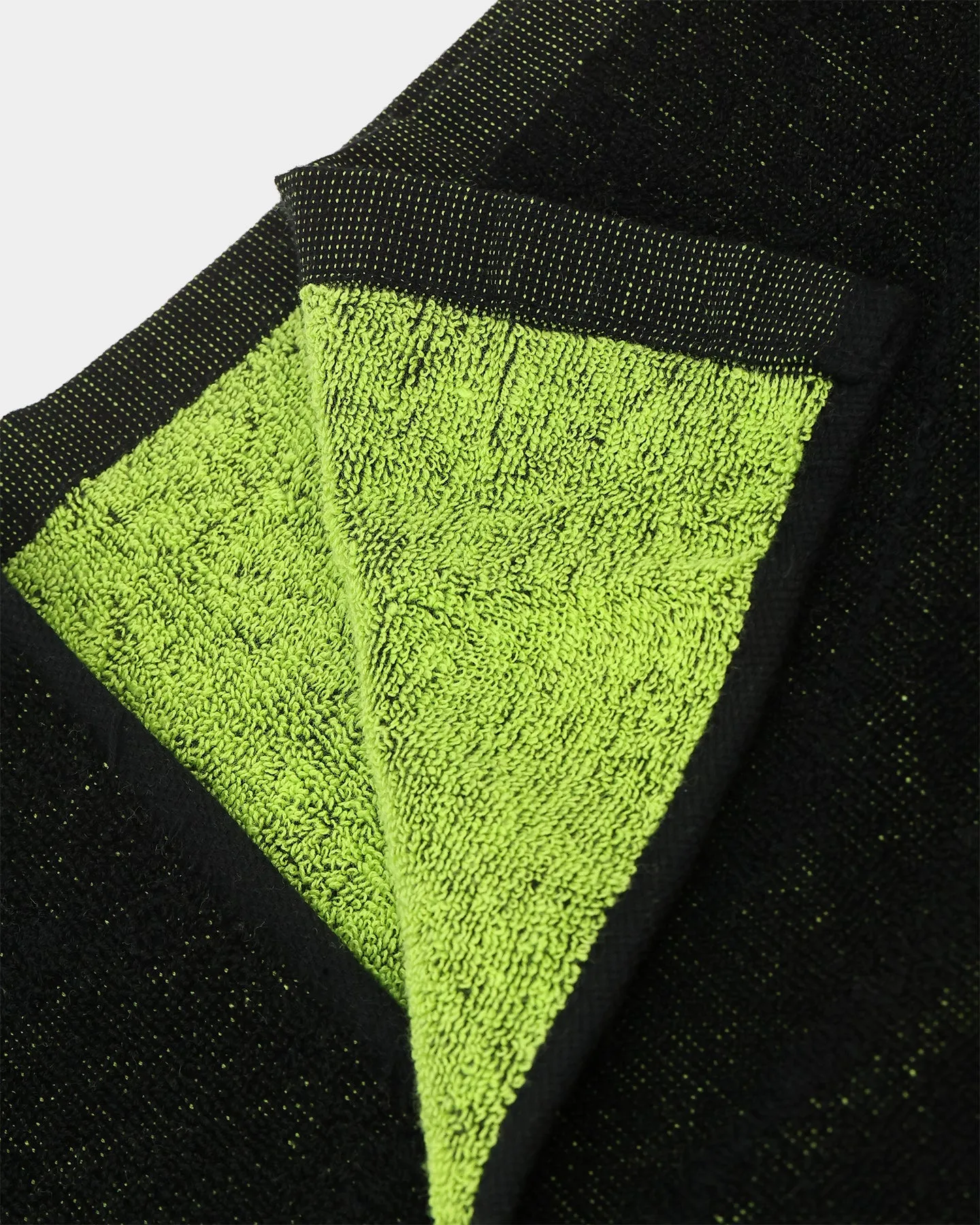 PYRA Volt Beach Towel Black/Volt