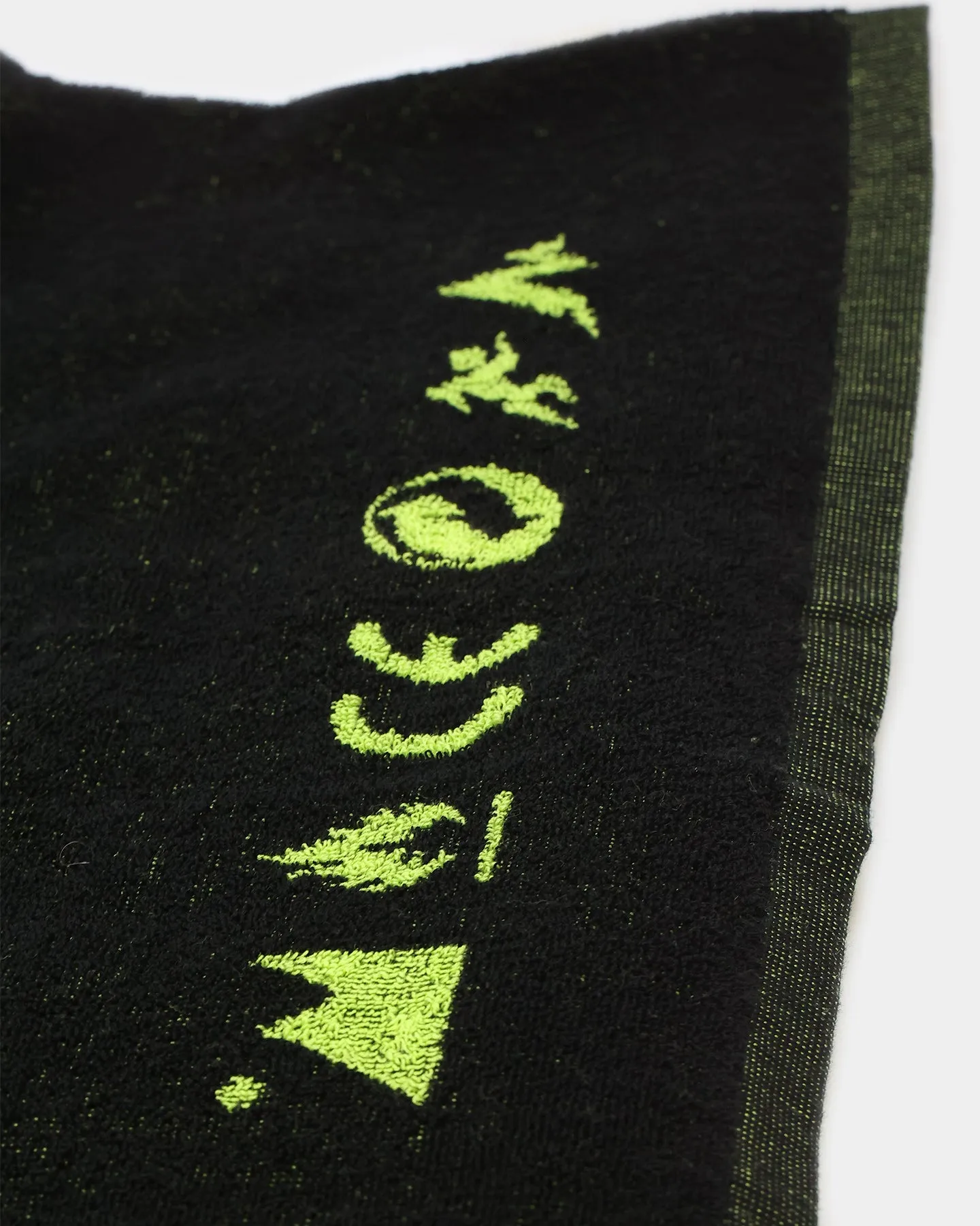 PYRA Volt Beach Towel Black/Volt