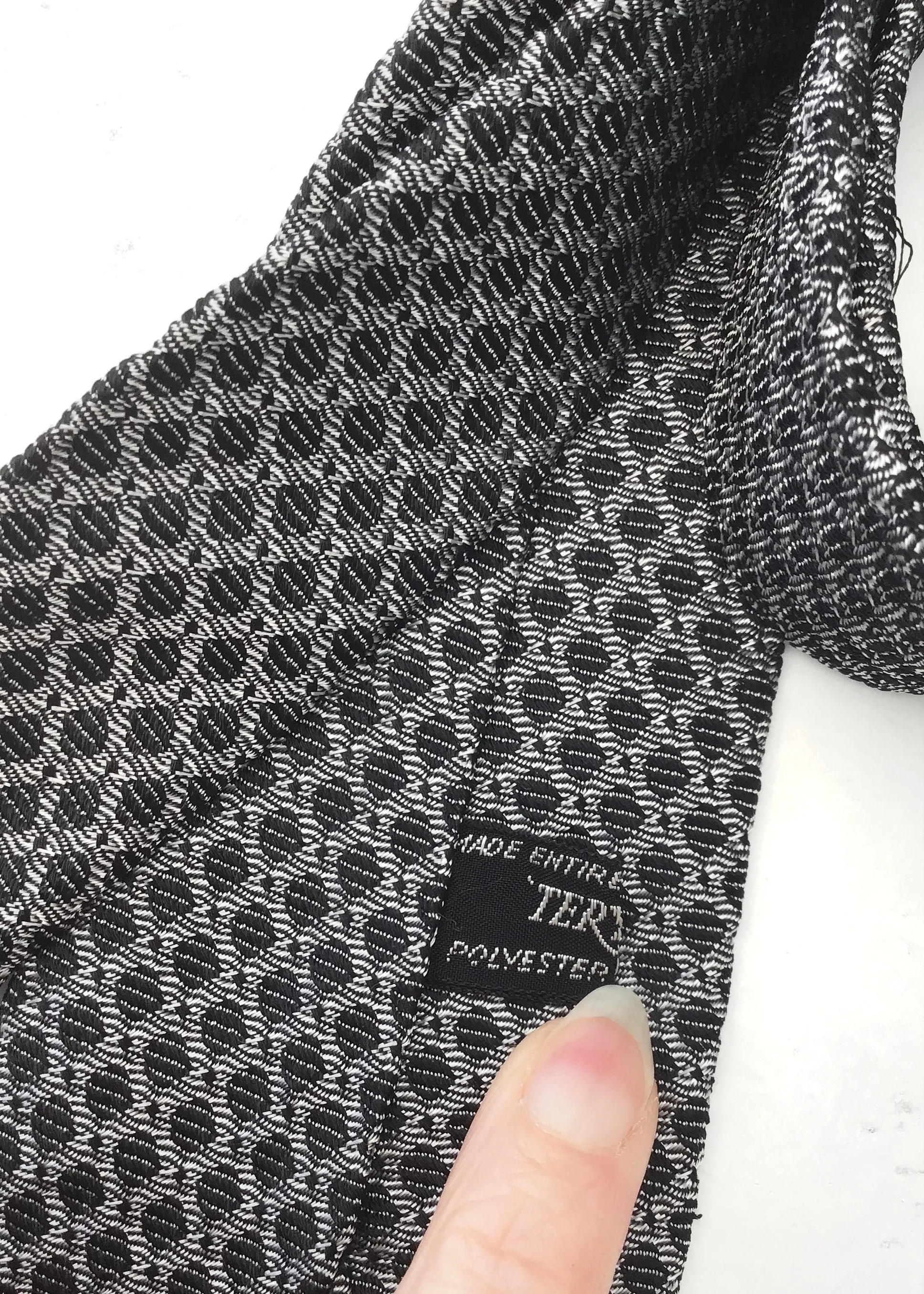 Vintage 60s Silver Grey Textured Skinny Neck Tie